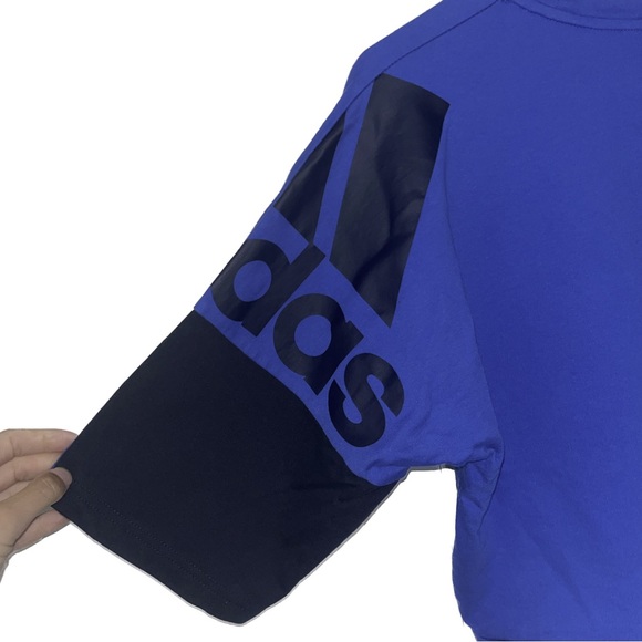 Adidas crop top size small - Picture 3 of 4